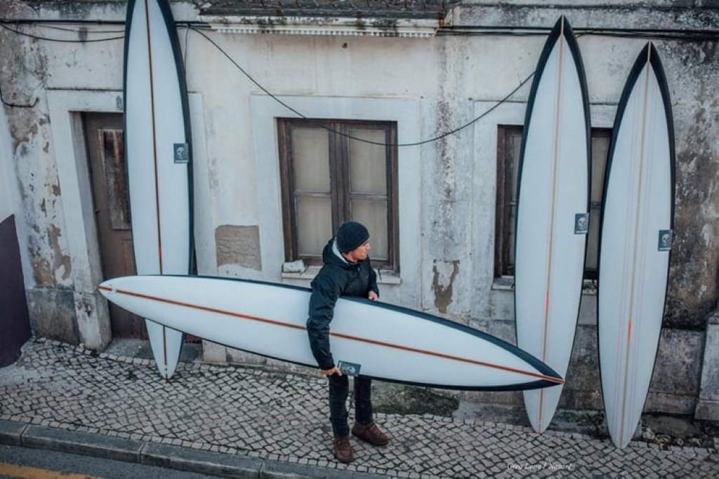 Discover how to know what size surfboard you need