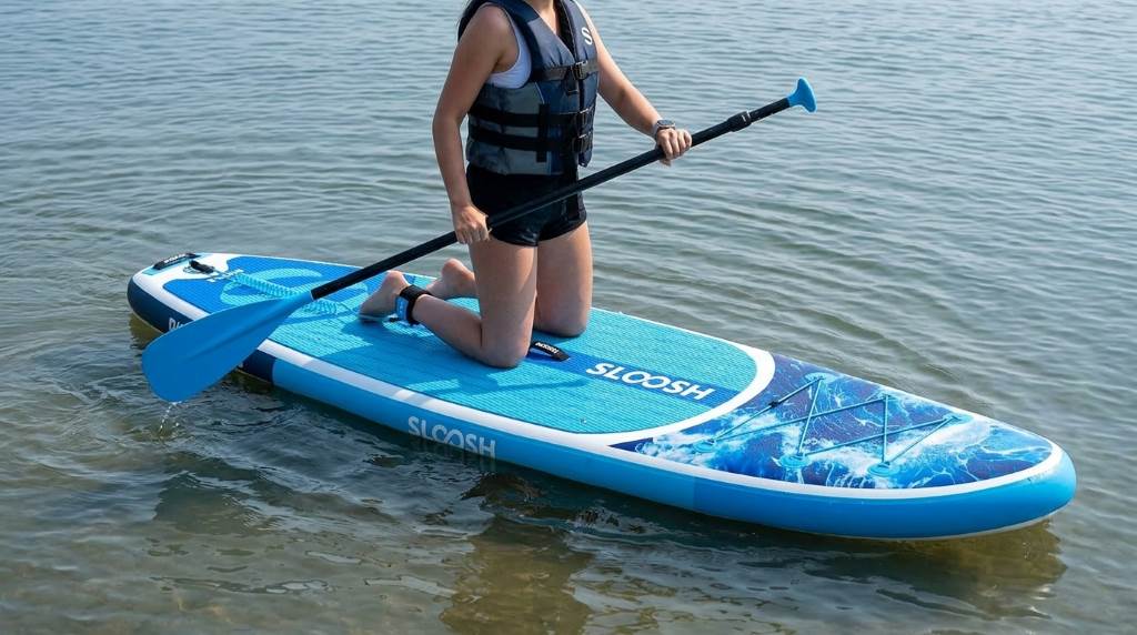 Correct foot position on an inflatable paddle board